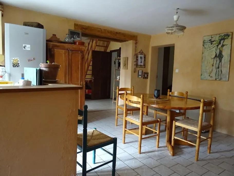 Casa de Férias Maison Au Coeur De La Drome Rochebaudin